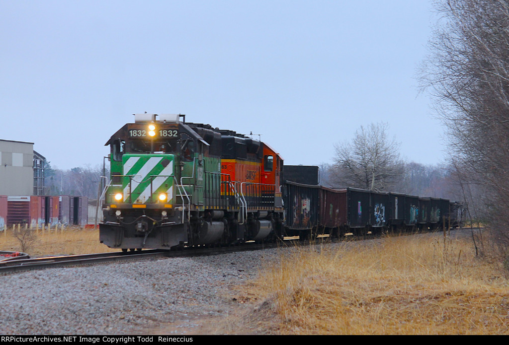 BNSF 1832